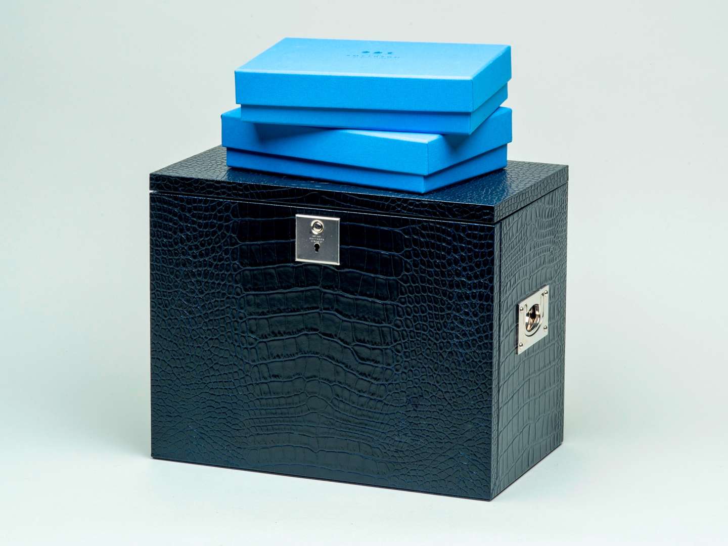 <p>Smythson stationery bureau</p>