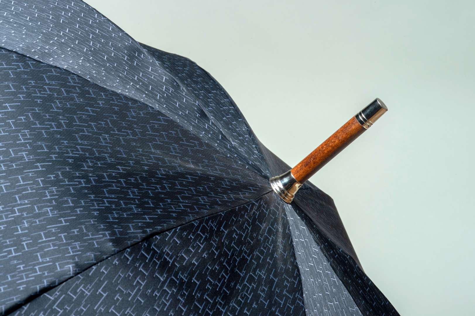 <p>Hermes Pluie de Haut (long) umbrella</p>