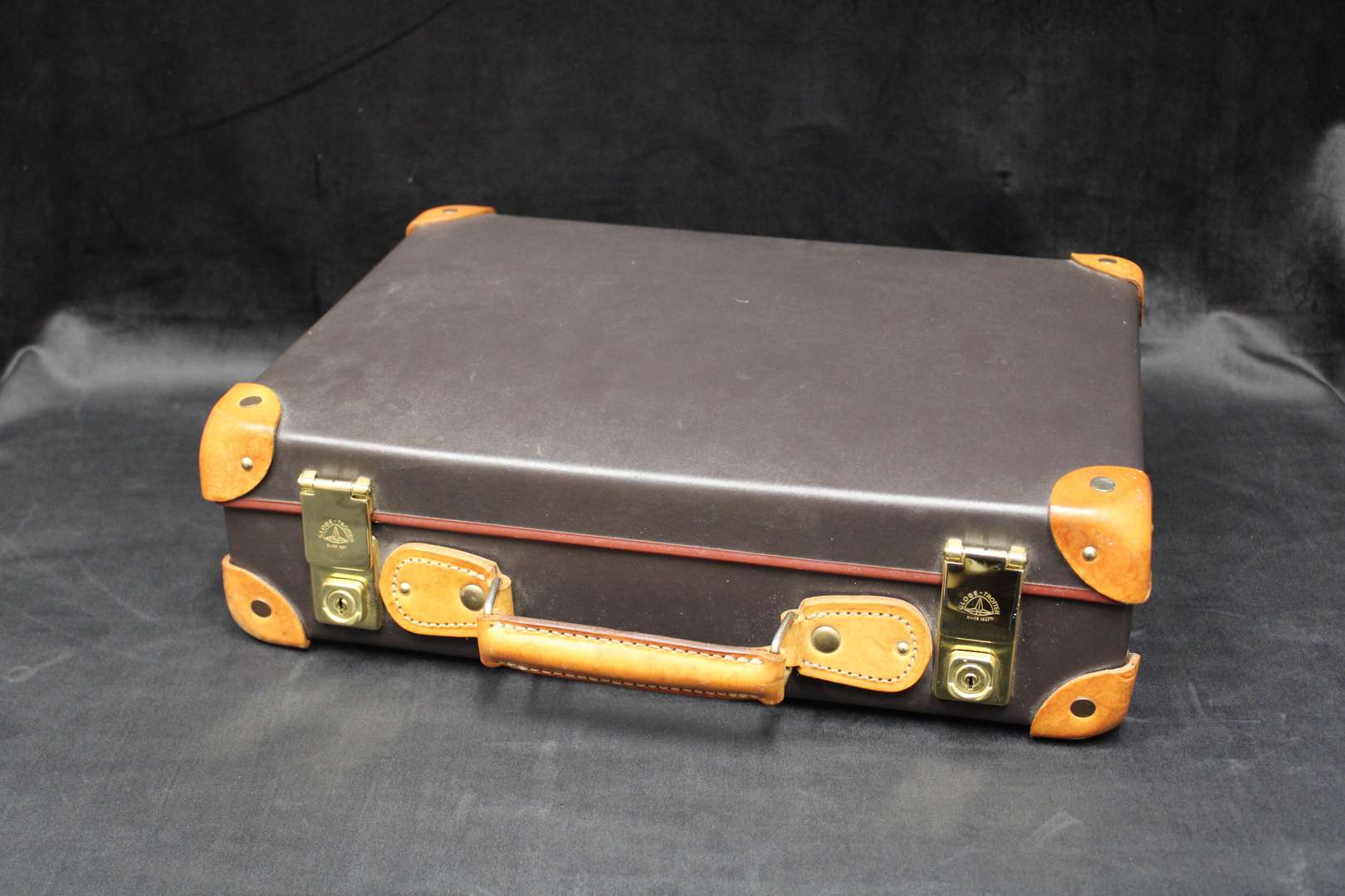 <p>Globe-Trotter attache</p>