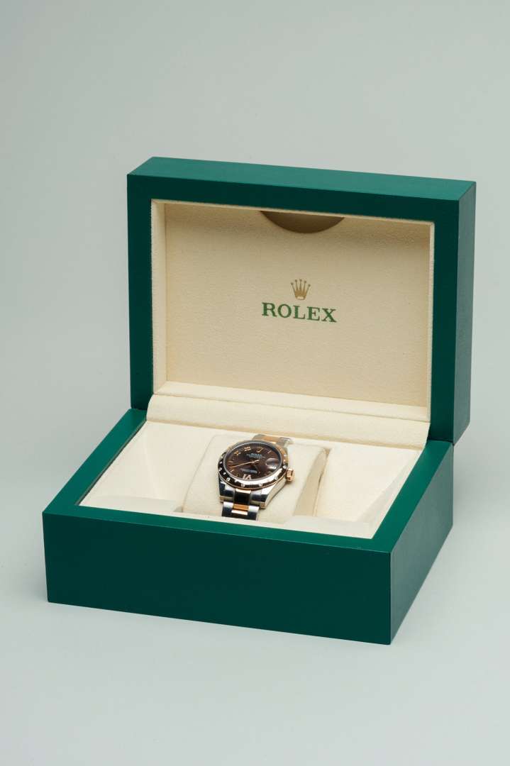 <p>Ladies Rolex Oyster Perpetual Datejust</p>