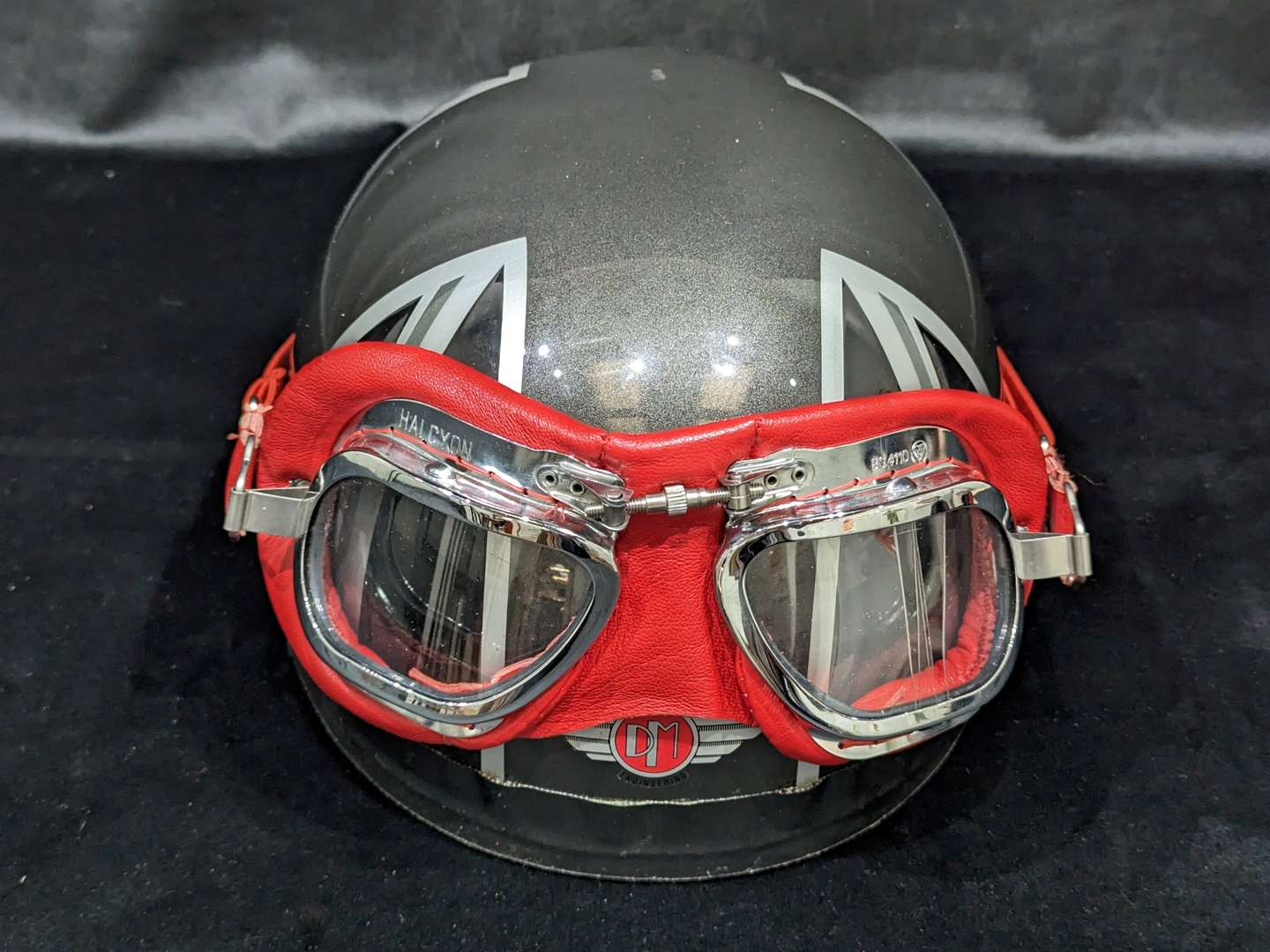 <p>Davida classic helmet</p>