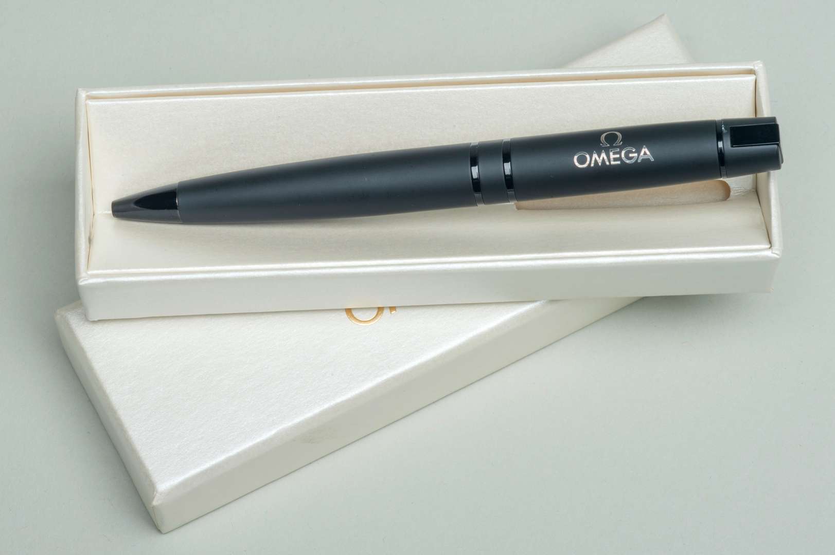 <p>Omega pen</p>