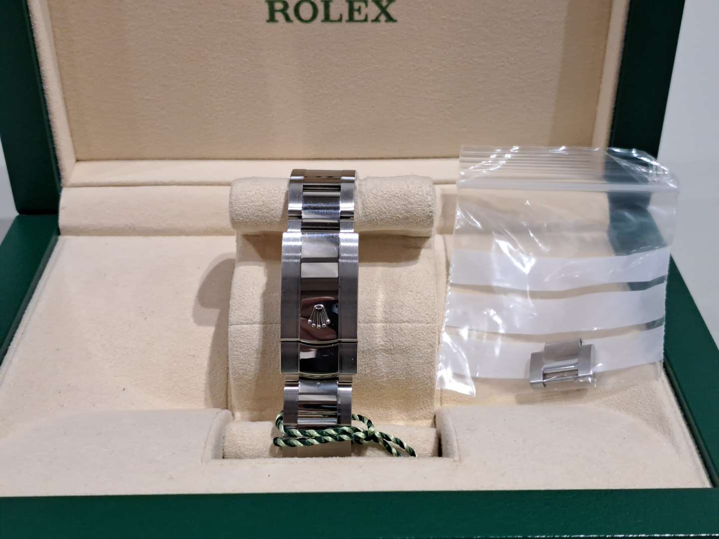 <p>2021 Rolex Datejust 41 watch</p>