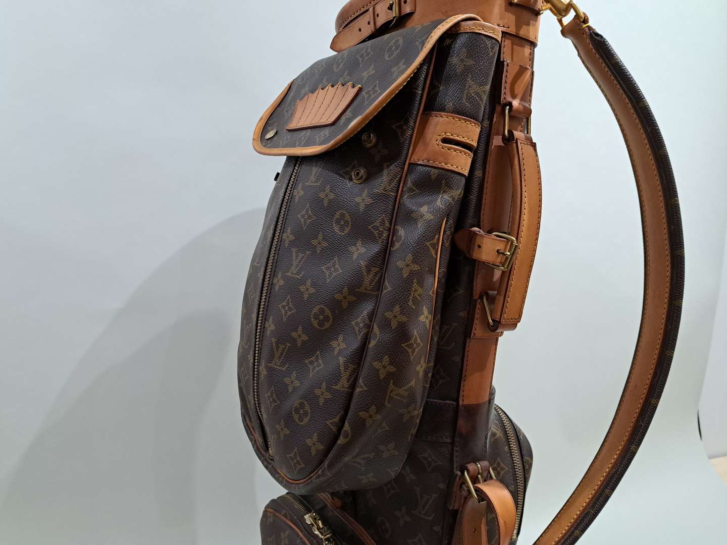 <p>Louis Vuitton Golf Bag</p>