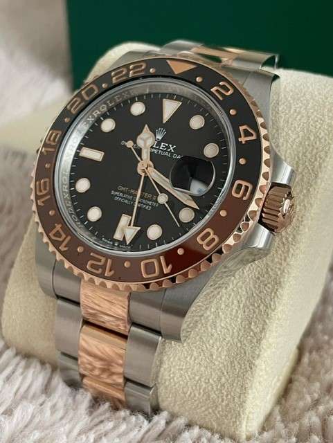 <p>2022 Rolex GMT Rootbeer watch</p>