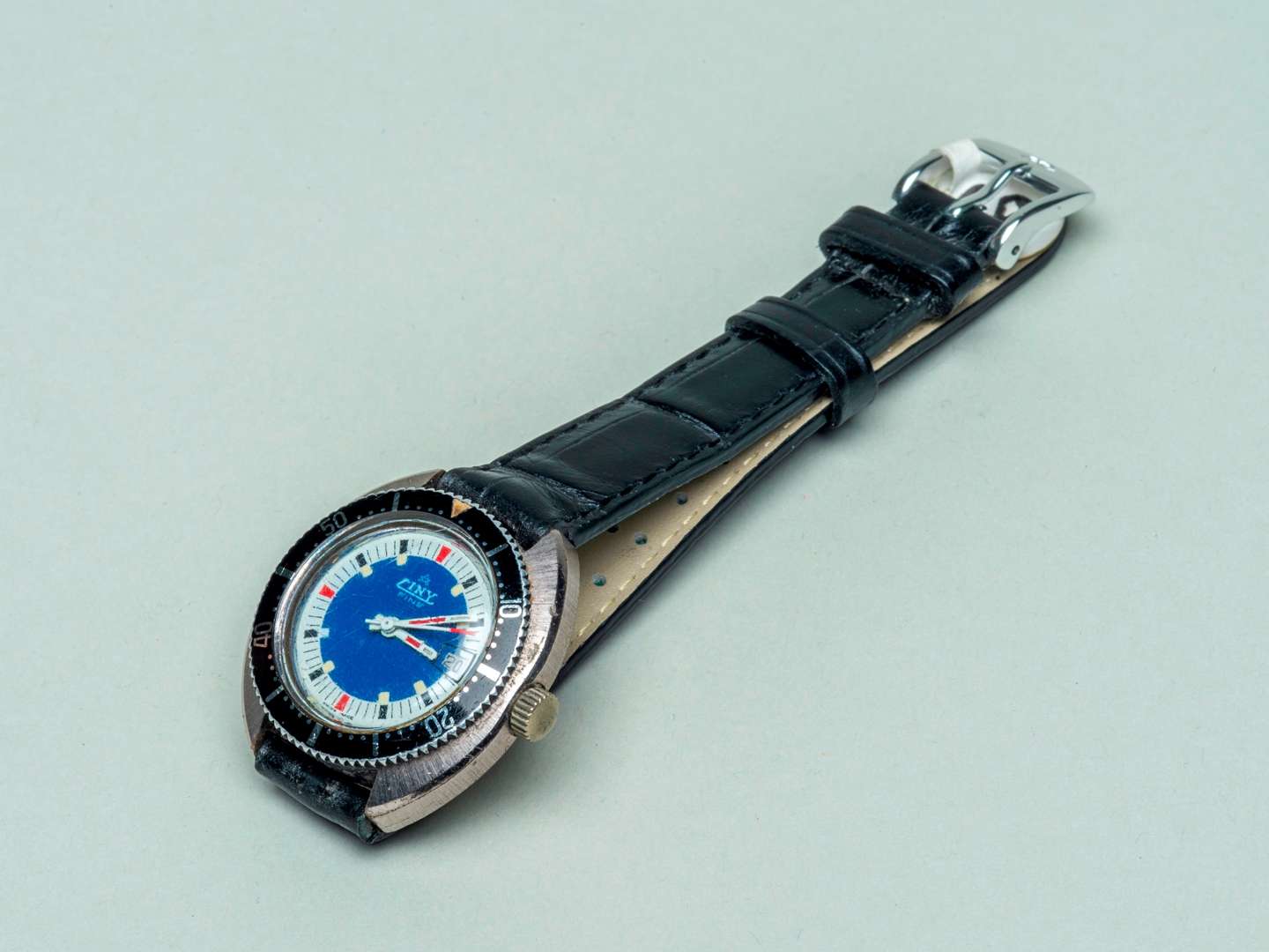 <p>Ciny Fine watch</p>