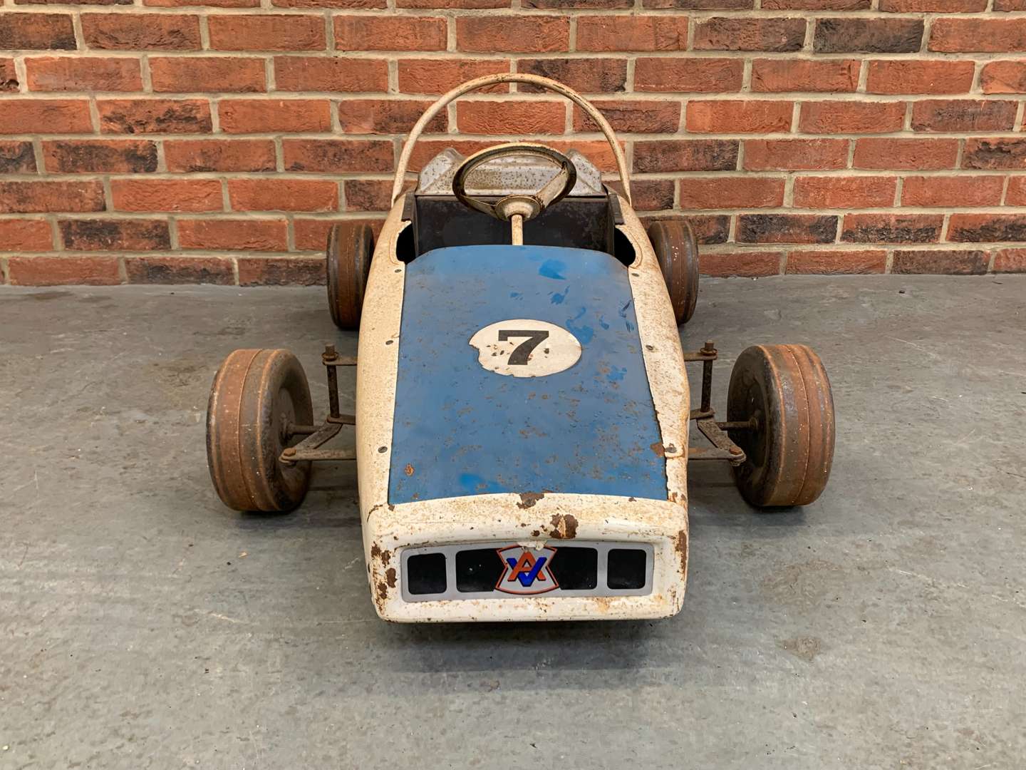 <p>Tin Plate Child's Pedal Race Car</p>