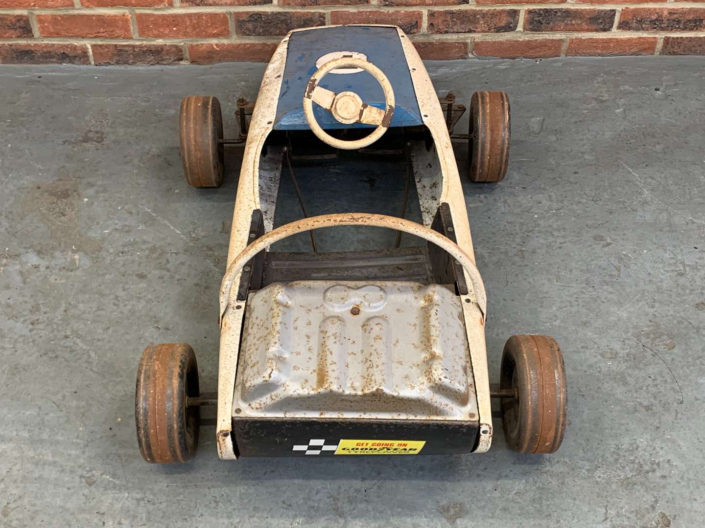 <p>Tin Plate Child's Pedal Race Car</p>