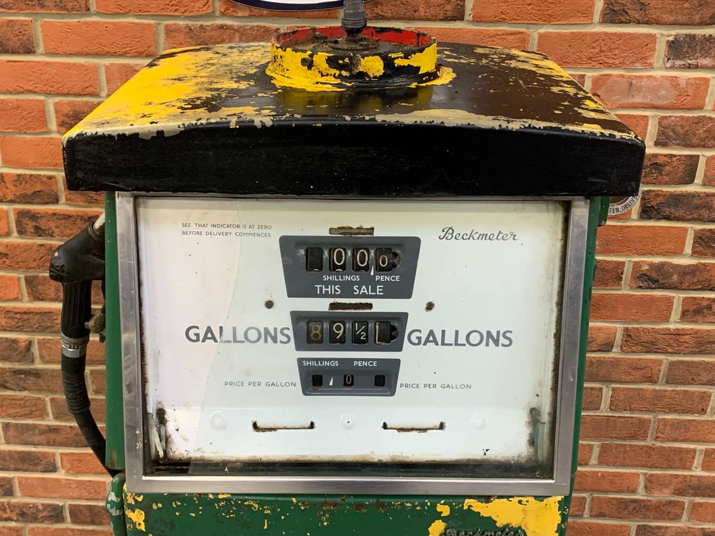 <p>&nbsp;1970's Beckmeter M60 Petrol Pump</p>