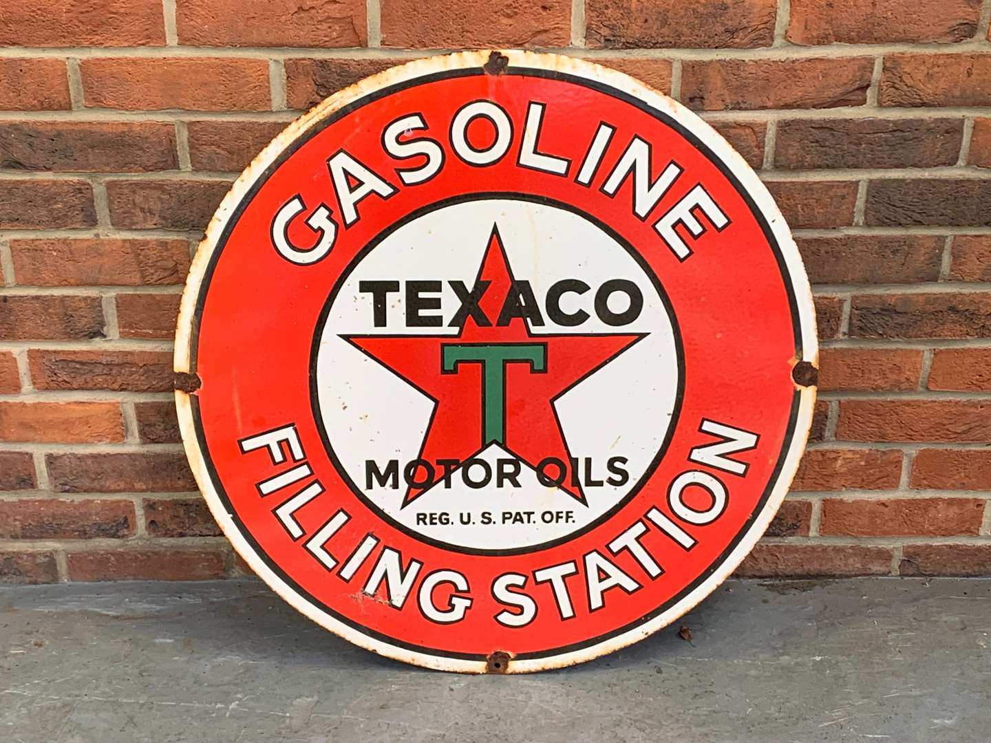 <p>Texaco Gasoline Filling Station Circular Enamel Sign</p>