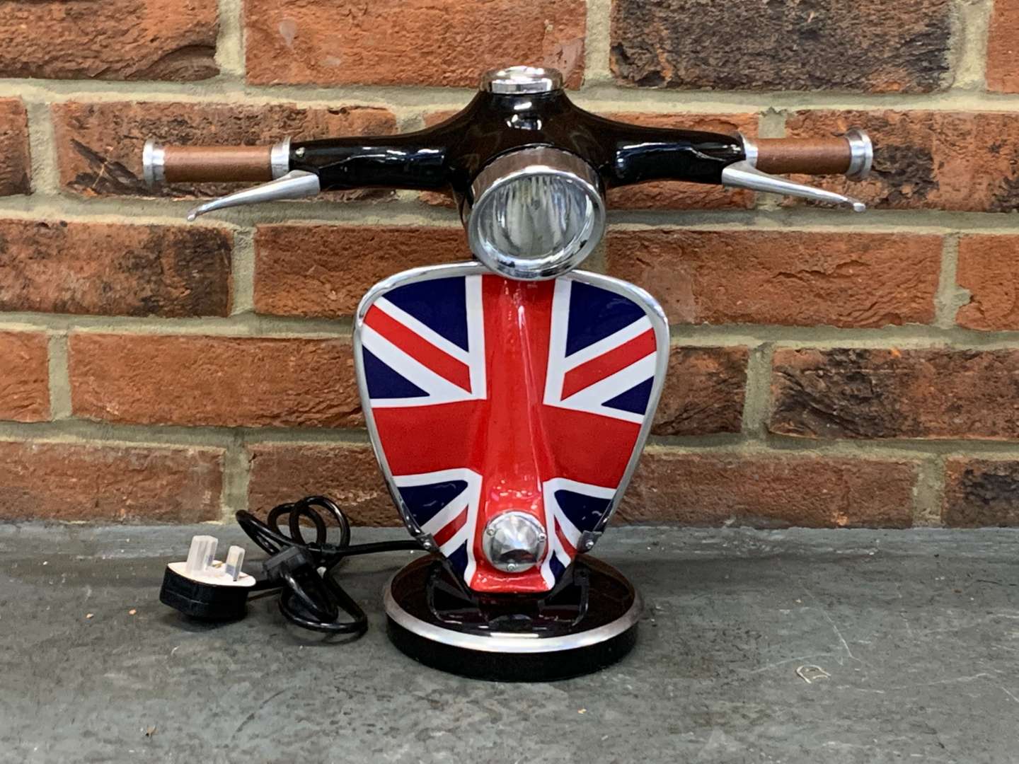 <p>Novelty Cast Aluminium Vespa Side Light</p>