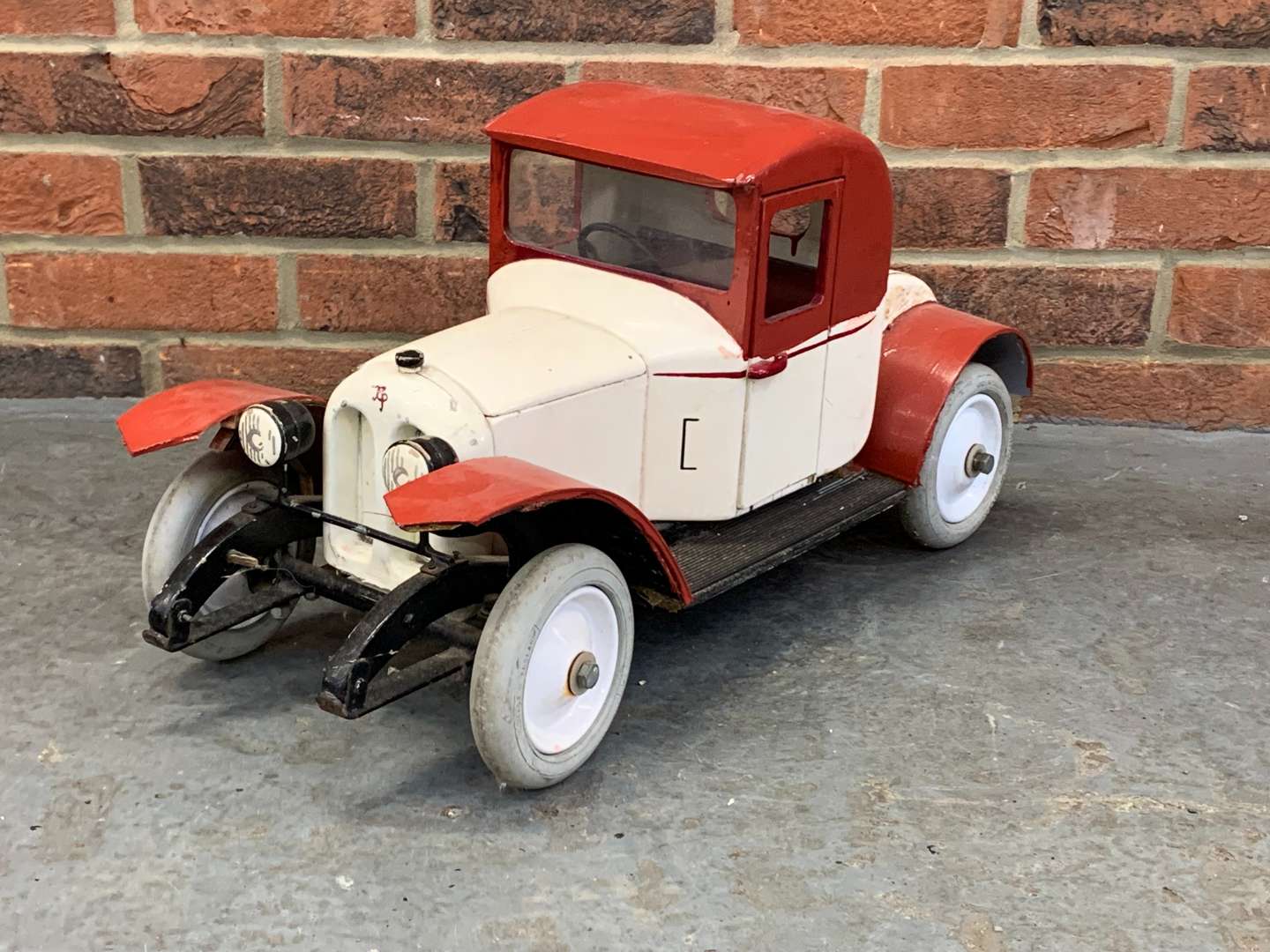 <p>Wooden Model of an American Car</p>