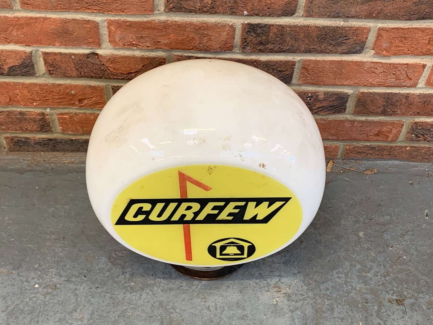 <p>Curfew Glass Petrol Globe</p>