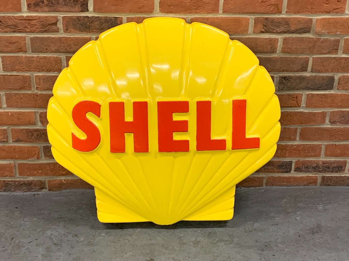 <p>Large Plastic Shell</p>