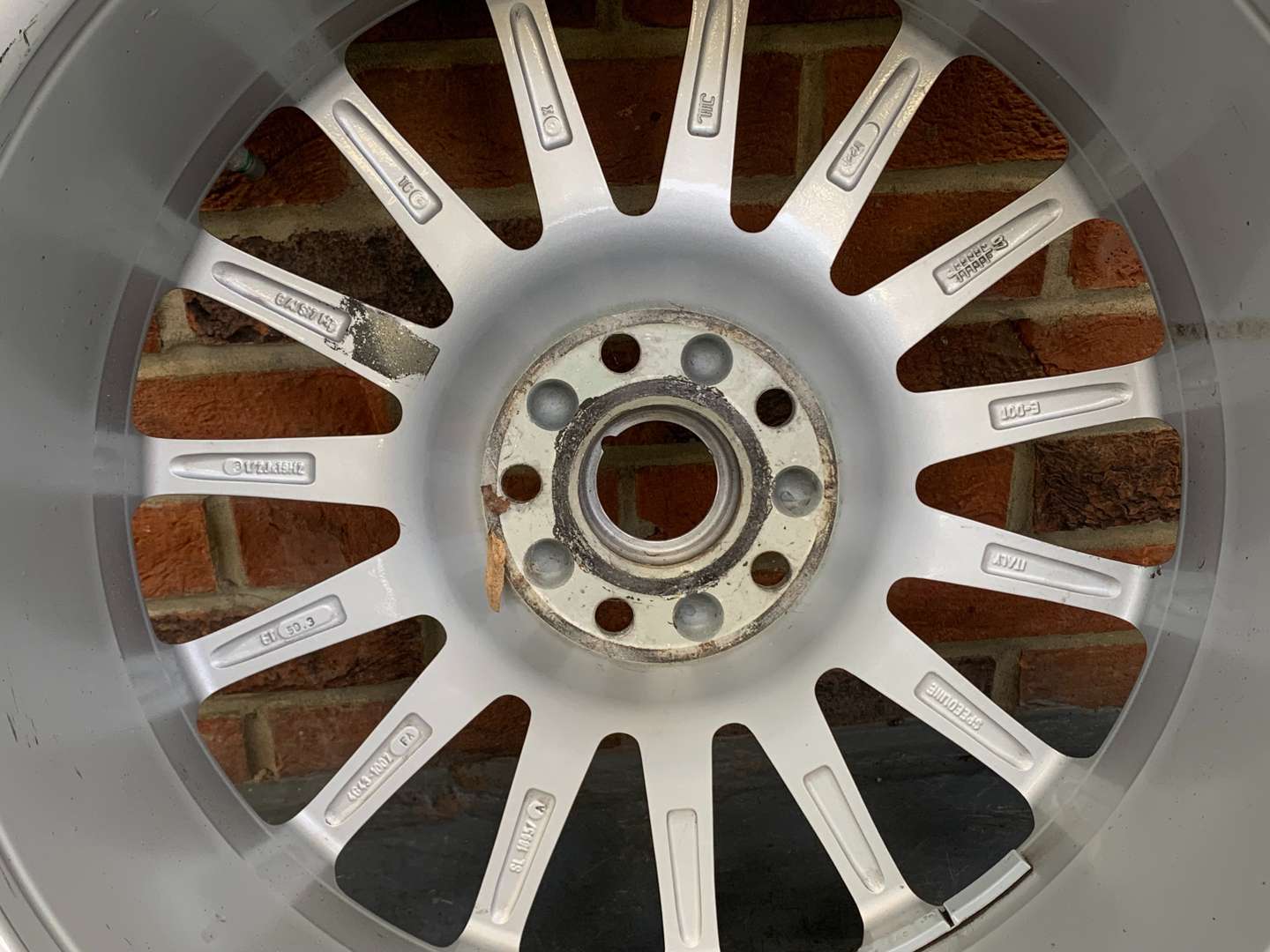 <p>Set of Four Aston Martin DB9 Vantage Wheels&nbsp;(For 2004/2012)</p>