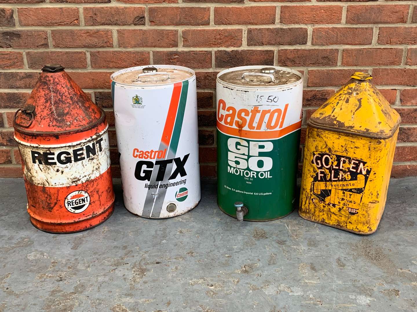 <p>Four Oil Cans Castrol GTX, Golden Film and Regent (4)</p>