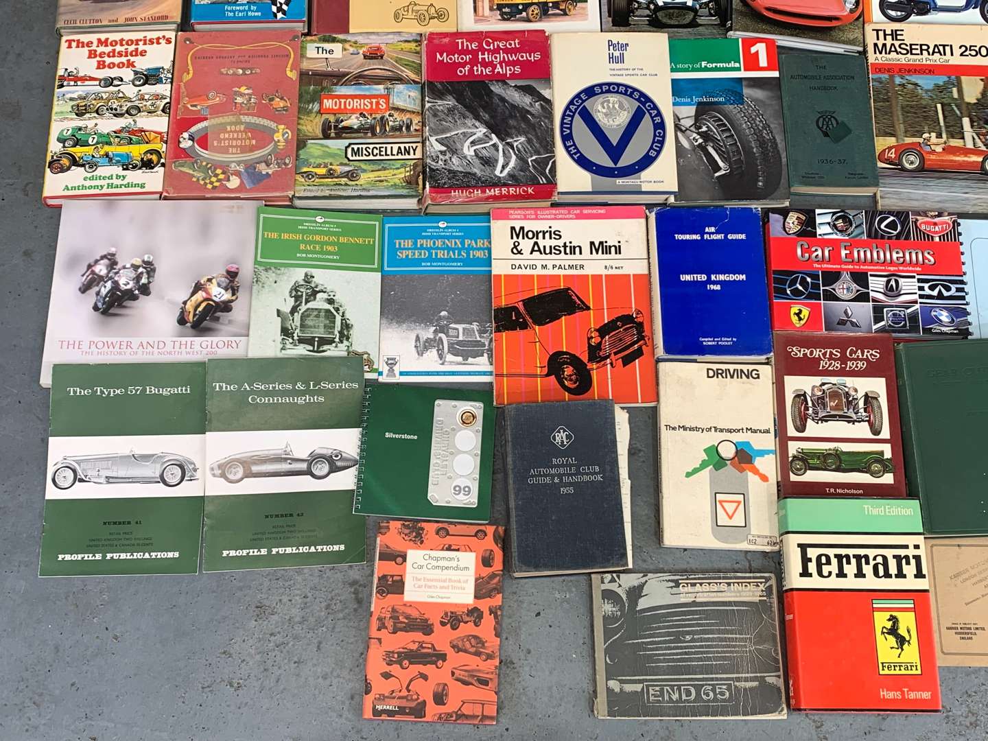 <p>Box Of Motoring Literature&nbsp;</p>