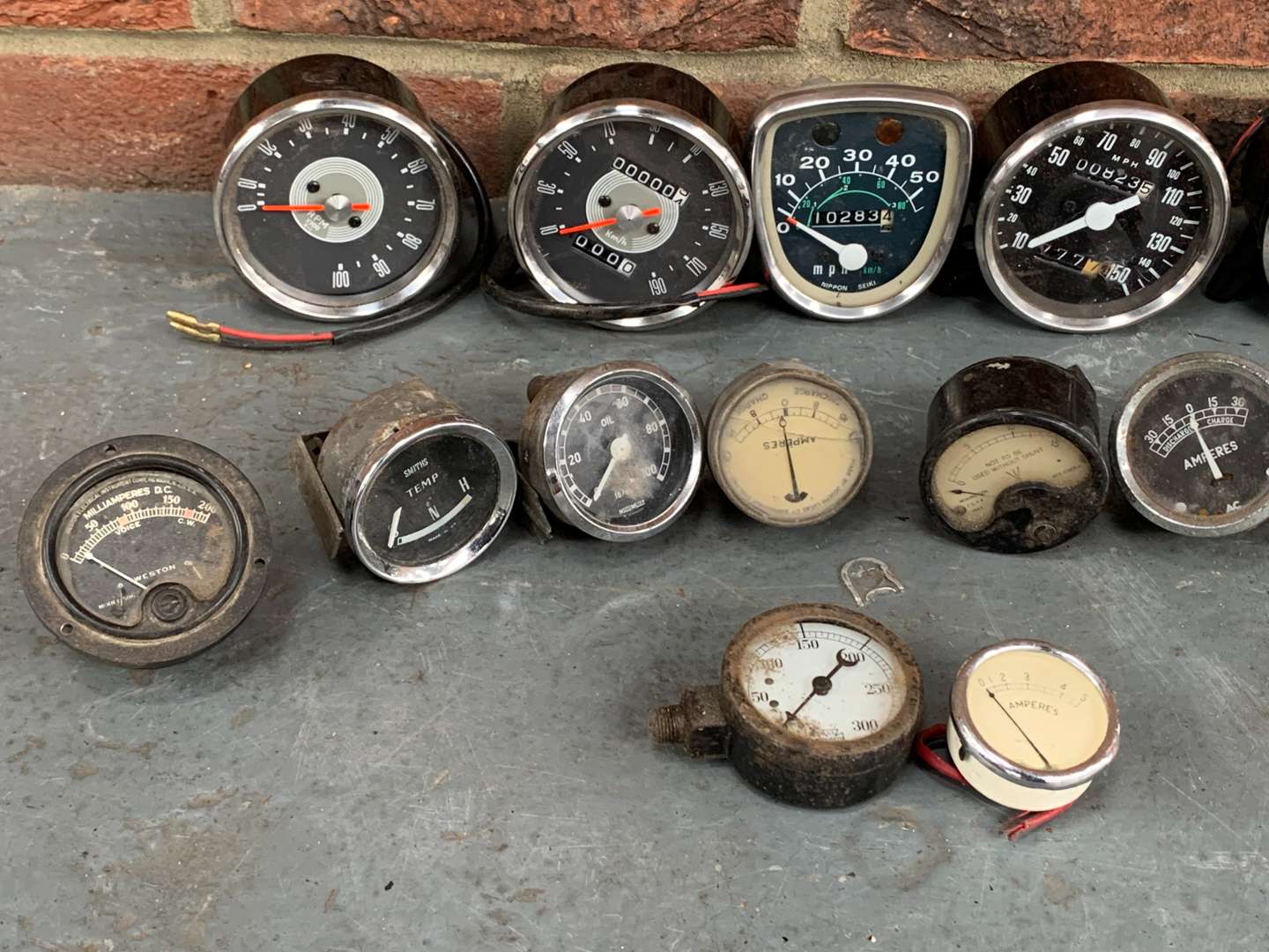 <p>Box Of Classic Car Dials&nbsp;</p>