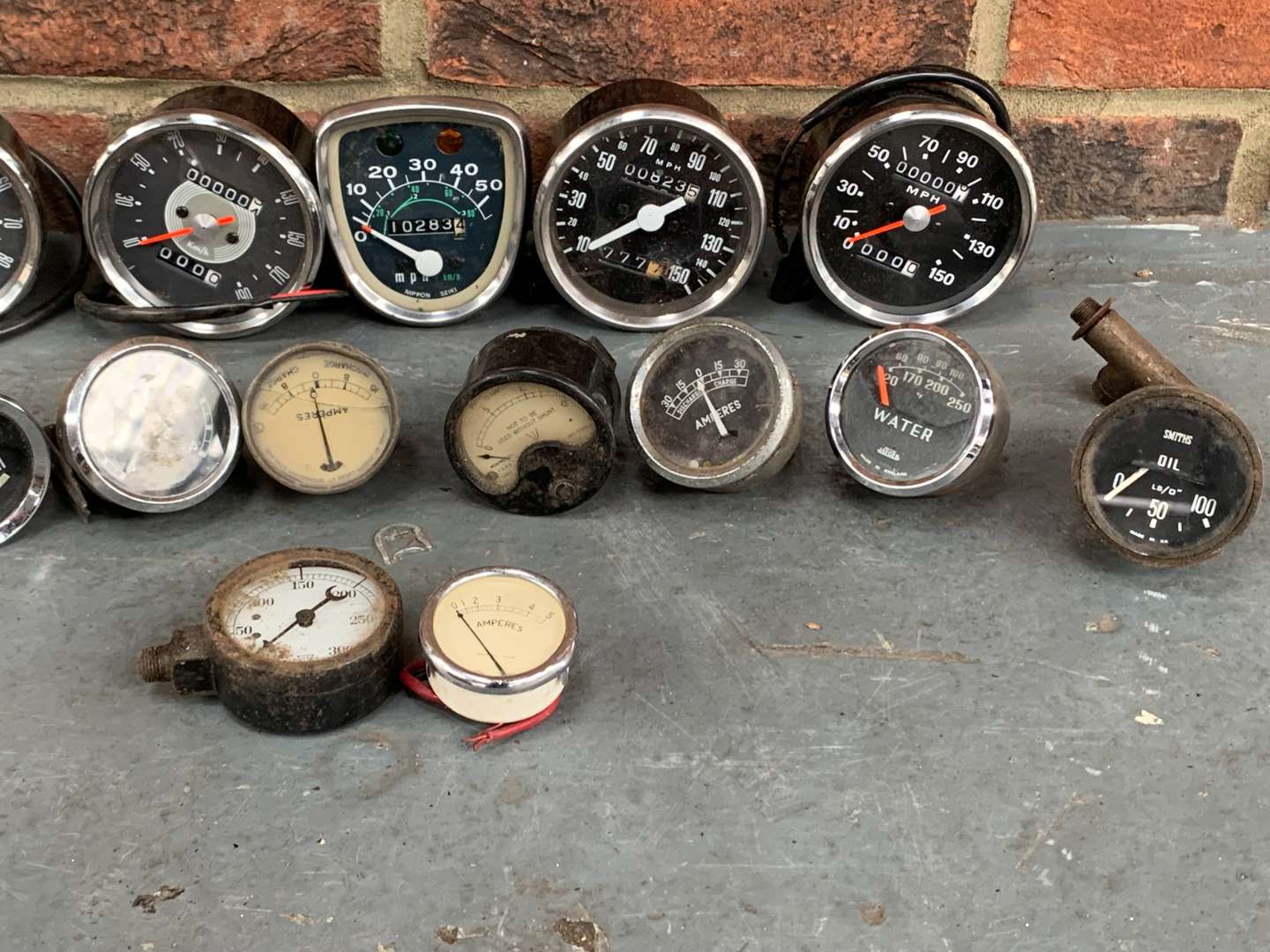 <p>Box Of Classic Car Dials&nbsp;</p>