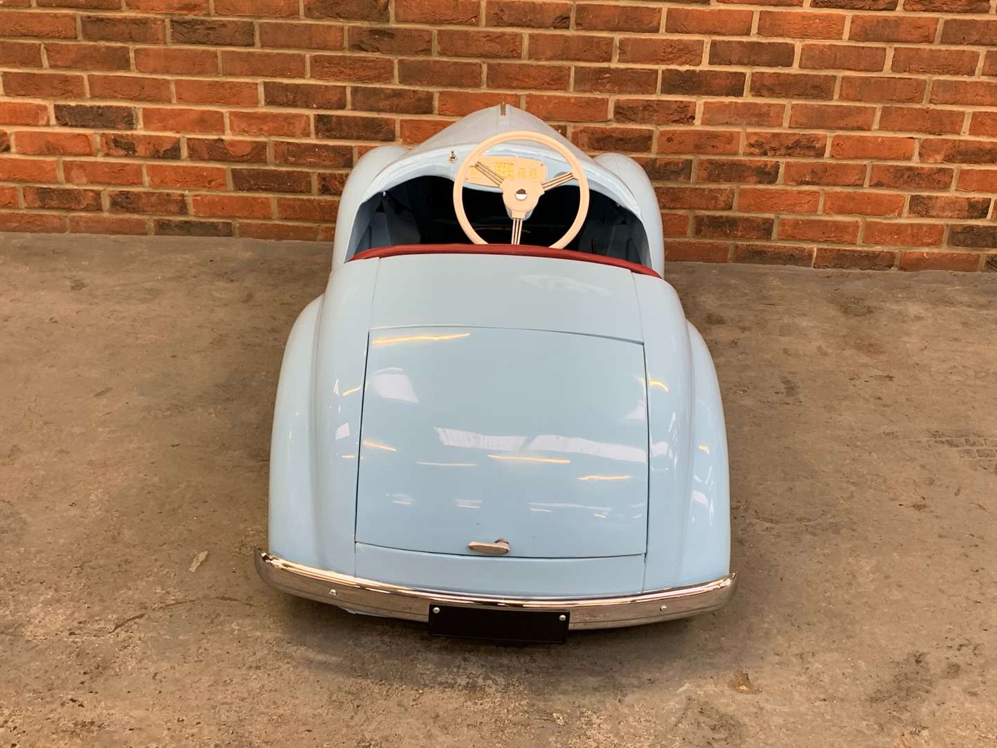 <p>Austin J40 Childs Pedal Car</p>