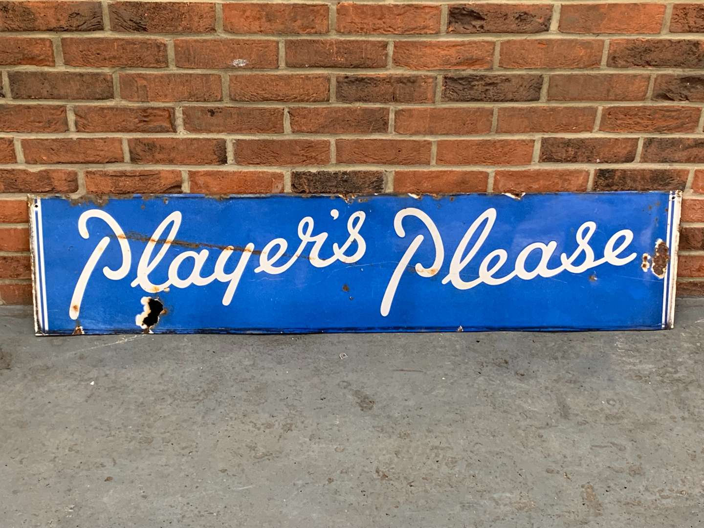 <p>Players Please Enamel Sign</p>