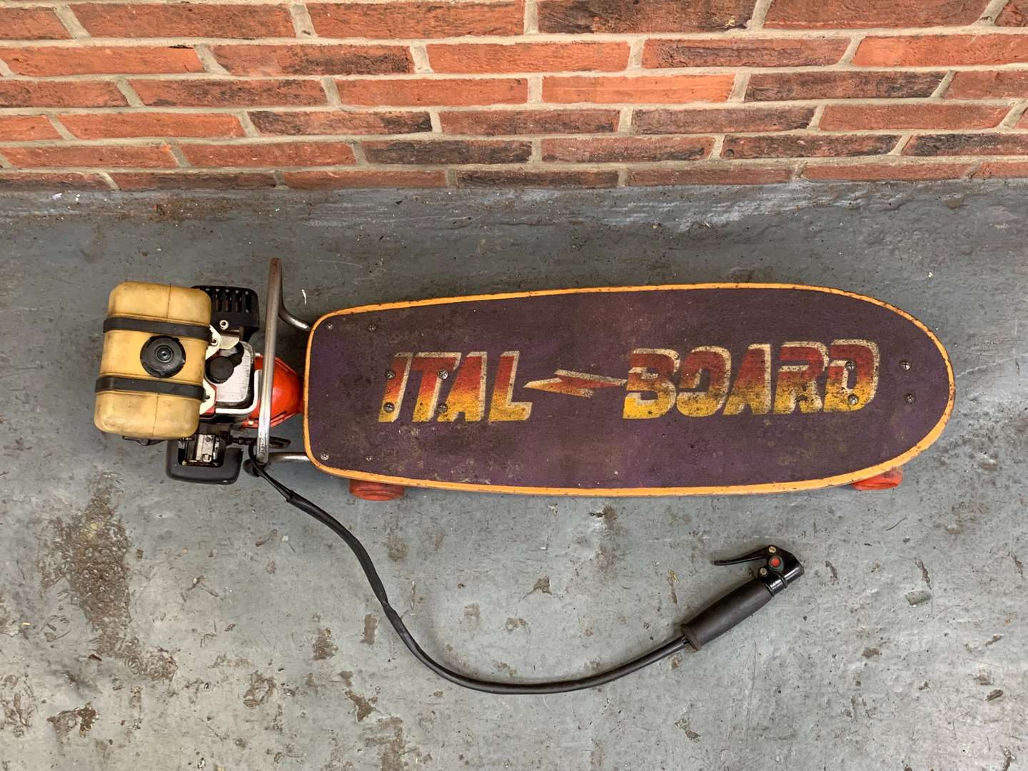 <p>&nbsp;1970's Ital Board Petrol Skate Board</p>