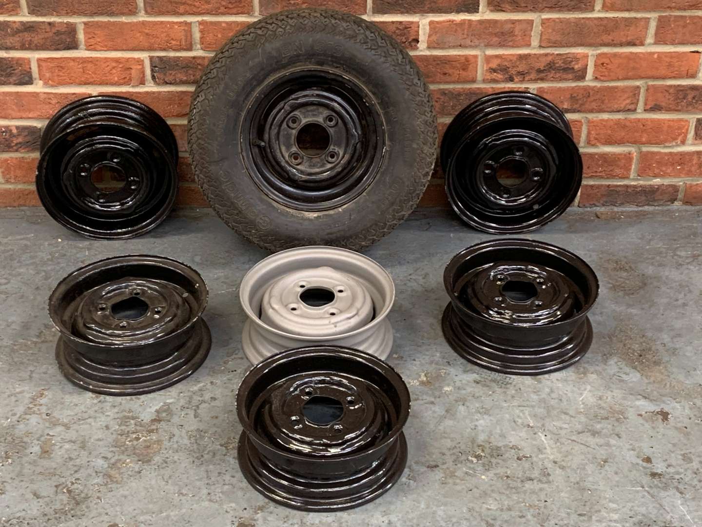 <p>Seven Steel Mini Wheels</p>