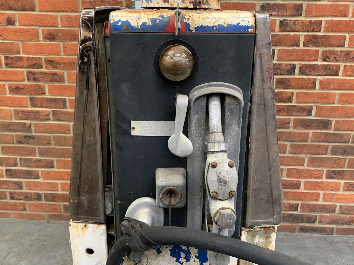 <p>Avery Hardoll Petrol Pump (For Restoration)</p>