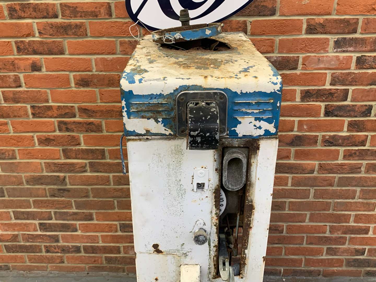 <p>Wayne Numerator Vintage Petrol Pump (For Restoration)</p>