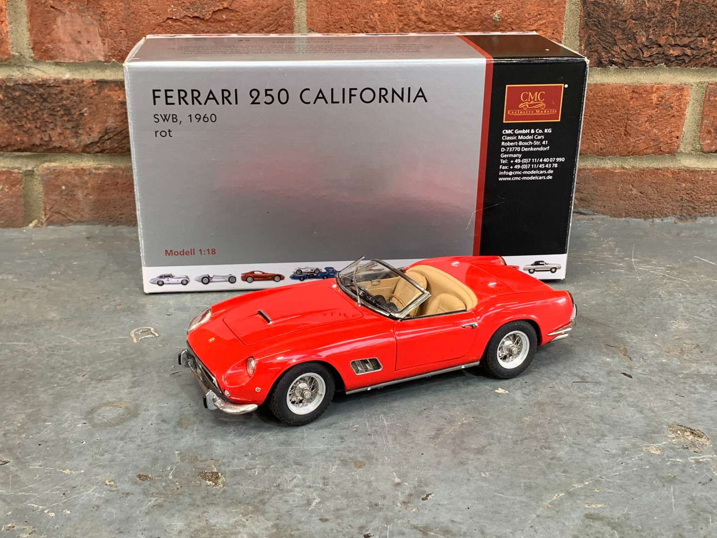 <p>CMC Ferrari 250 California Boxed 1;18 Scale a/f</p>