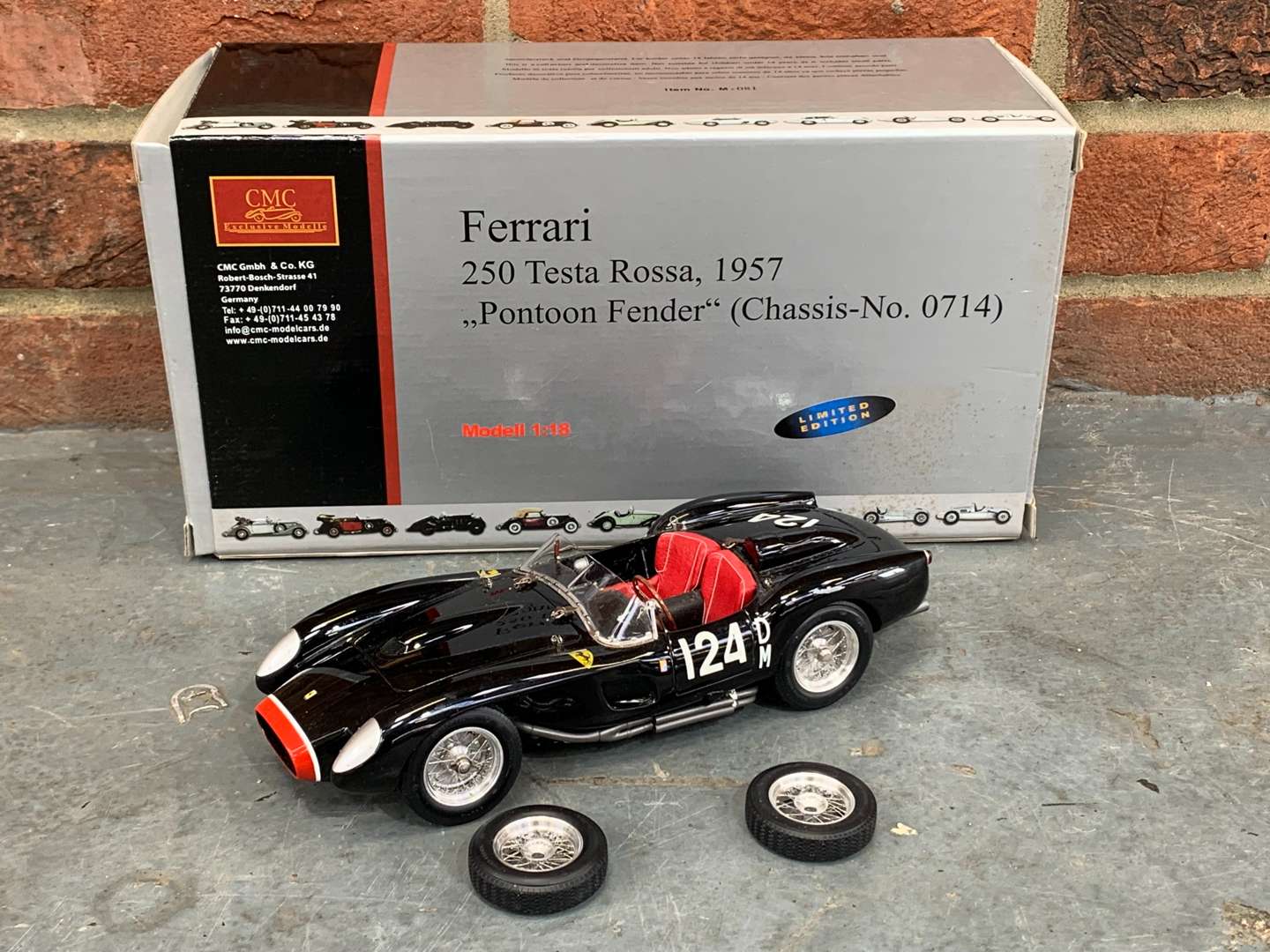 <p>CMC 1957 Ferrari 250 Testa Rossa Pontoon Fender Boxed 1;18 Scale a/f</p>