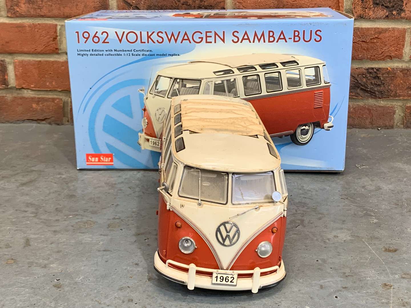 <p>Sun Star 1962 Boxed Volkswagen Samba Bus 1;12 Scale a/f</p>