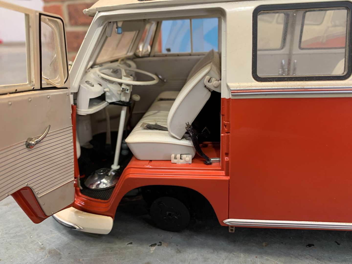 <p>Sun Star 1962 Boxed Volkswagen Samba Bus 1;12 Scale a/f</p>