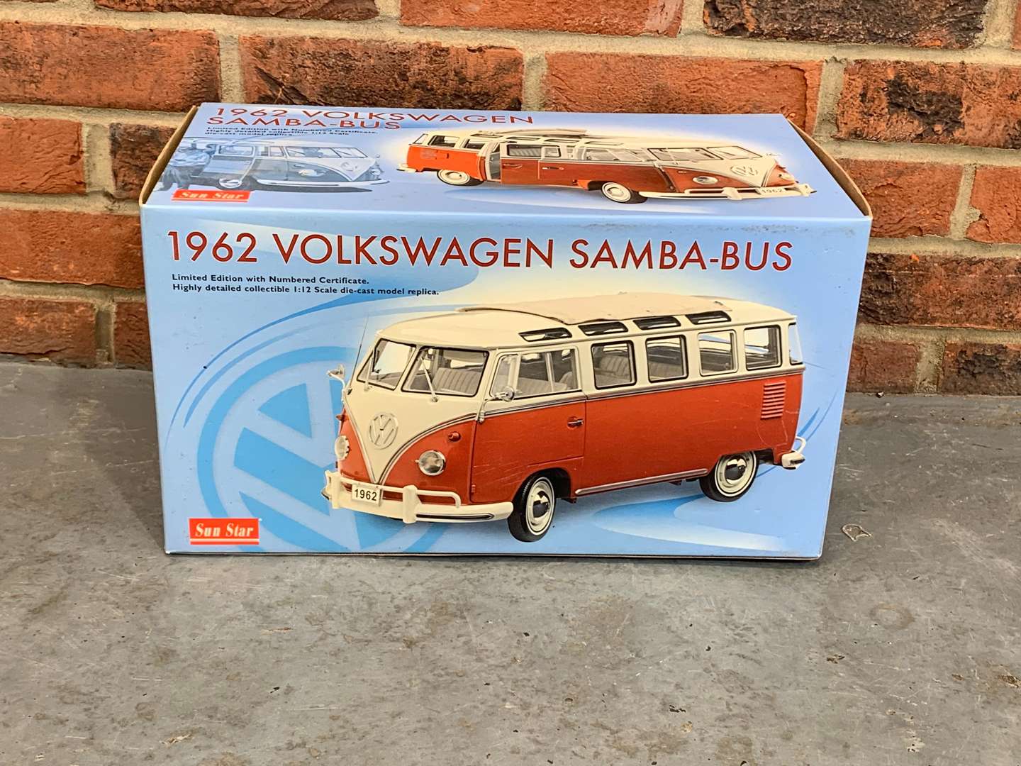 <p>Sun Star 1962 Boxed Volkswagen Samba Bus 1;12 Scale a/f</p>