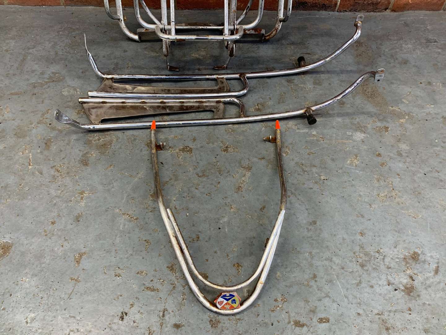 <p>Lambretta Scooter Chrome Mirrors etc</p>