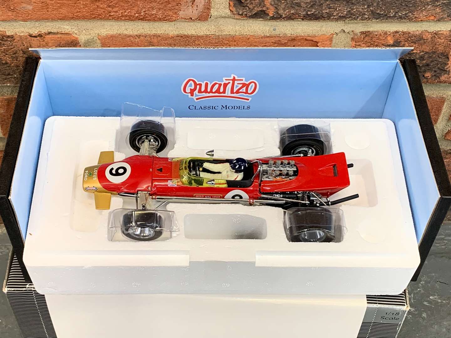 <p>Quartzo Classic Models Lotus Type 49, 1;18 Scale</p>