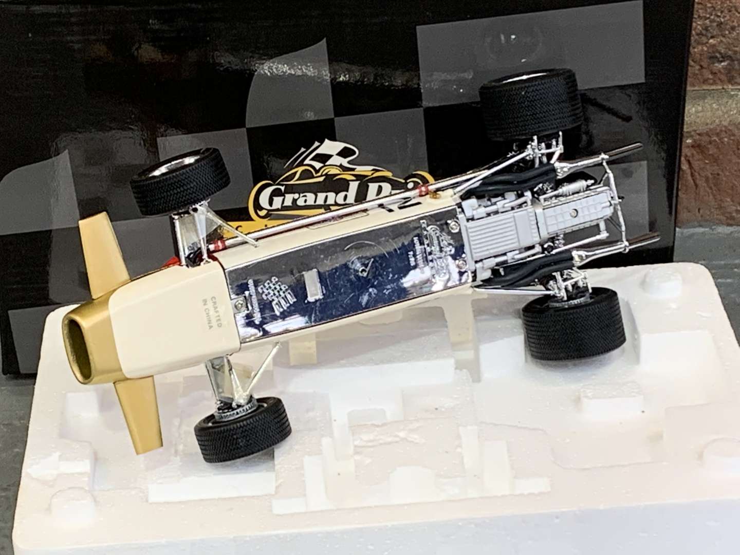 <p>Grand Prix Lotus Type 49 1:18 Scale Model</p>