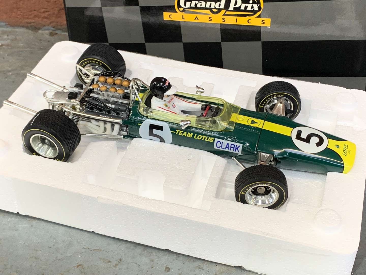 <p>Grand Prix Lotus Type 49 1:18 Scale Model</p>