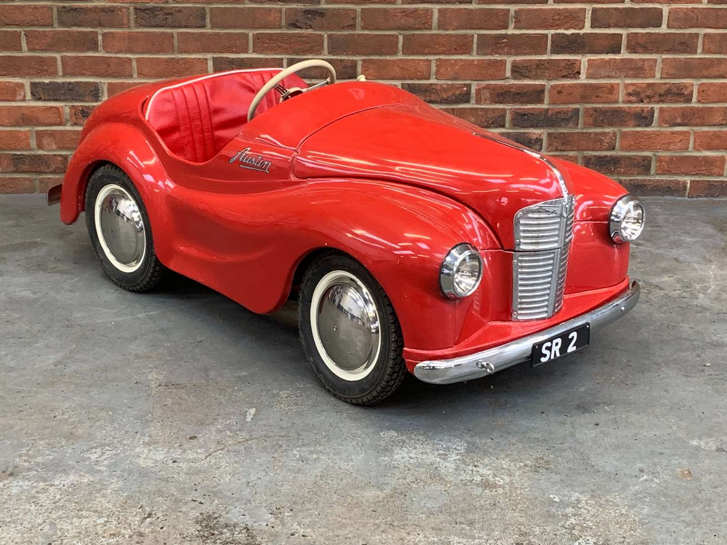 <p>Austin J40 Childs Pedal Car</p>