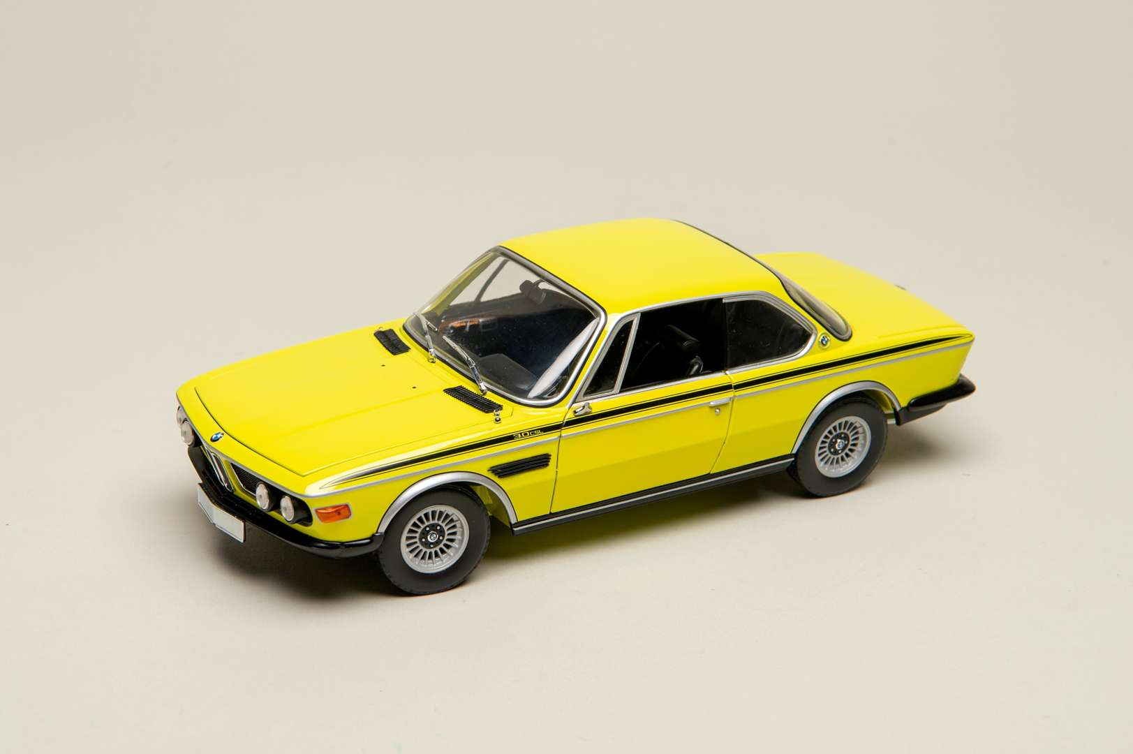 <p>MINICHAMPS, 1972, BMW, 3.0 CSI</p>