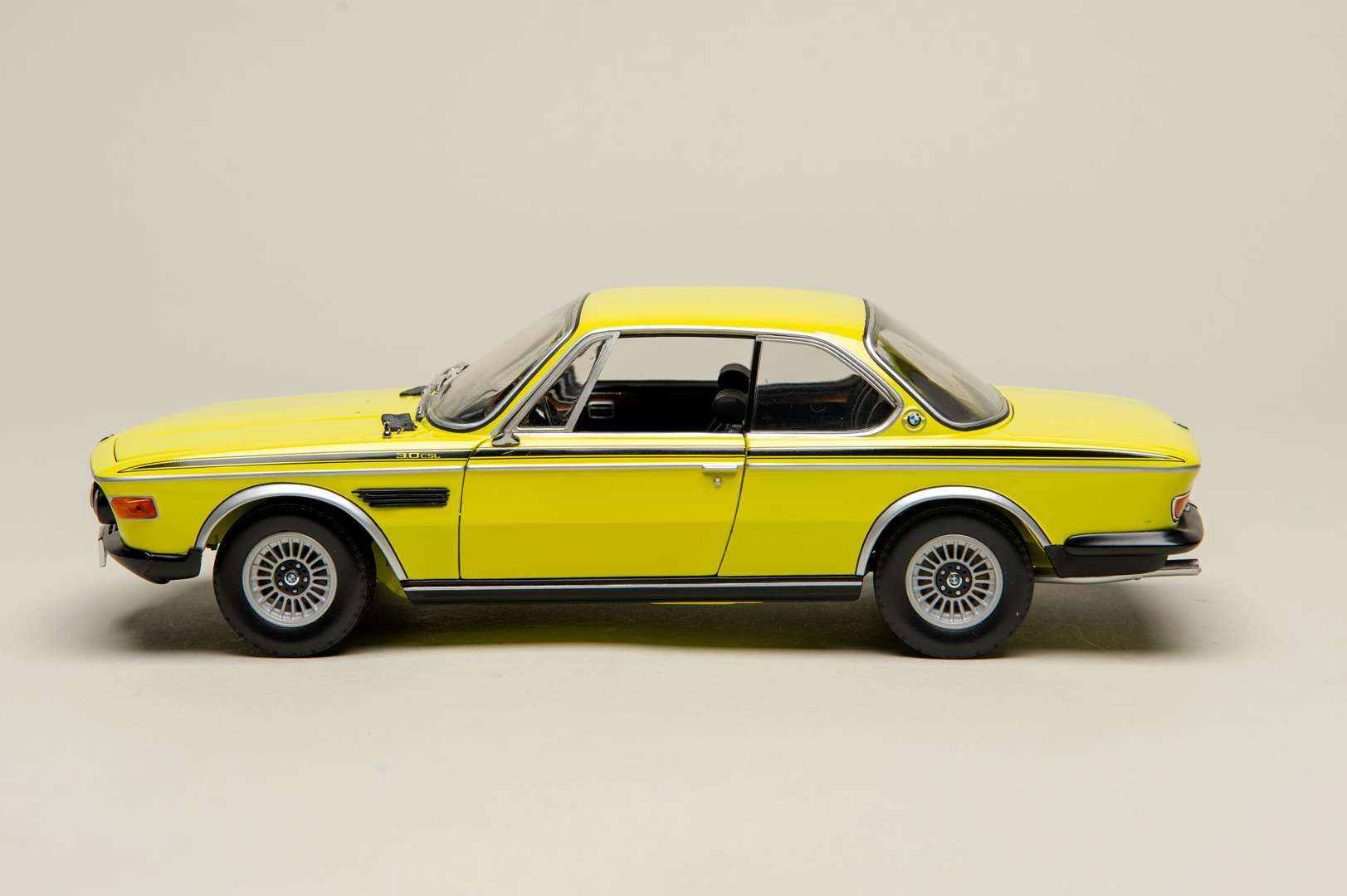 <p>MINICHAMPS, 1972, BMW, 3.0 CSI</p>