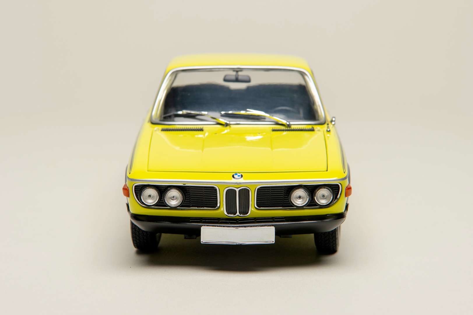 <p>MINICHAMPS, 1972, BMW, 3.0 CSI</p>