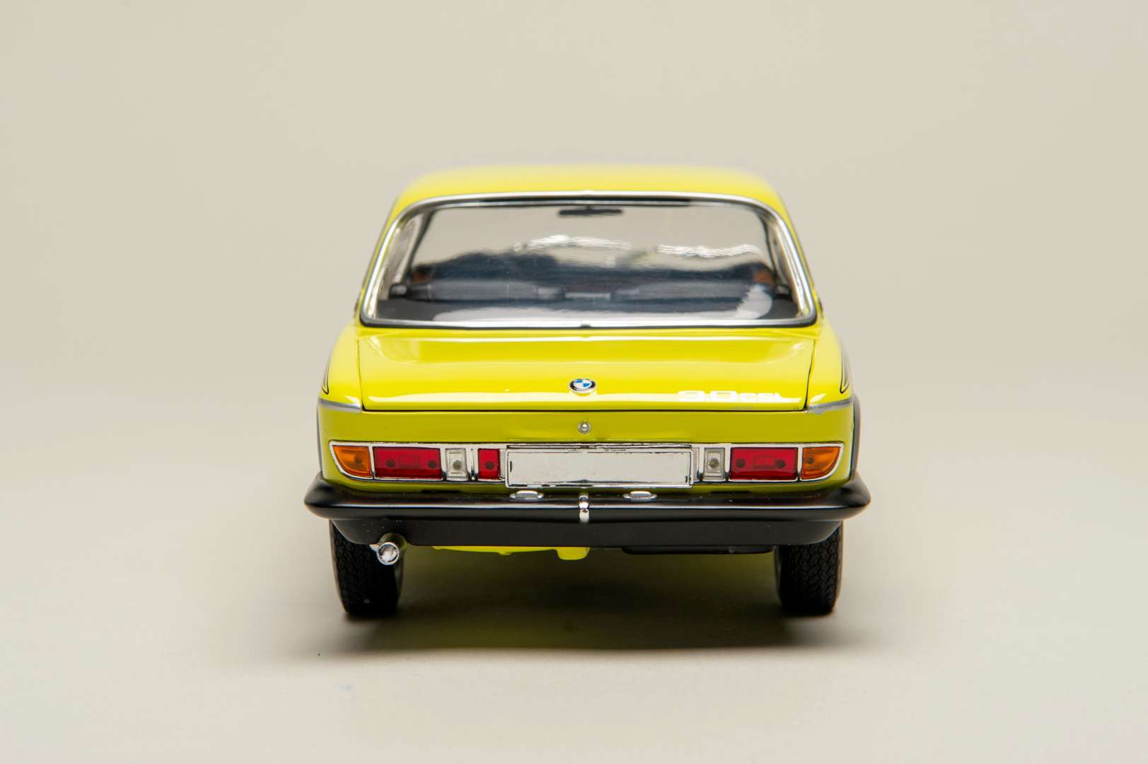 <p>MINICHAMPS, 1972, BMW, 3.0 CSI</p>