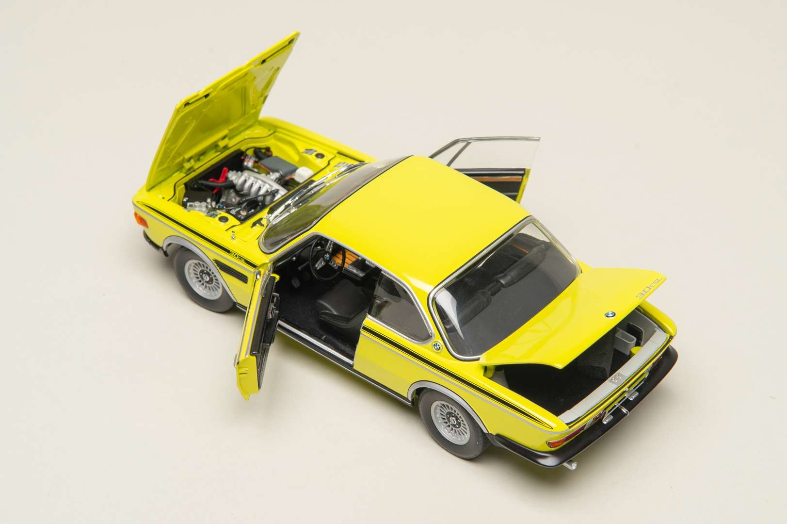 <p>MINICHAMPS, 1972, BMW, 3.0 CSI</p>