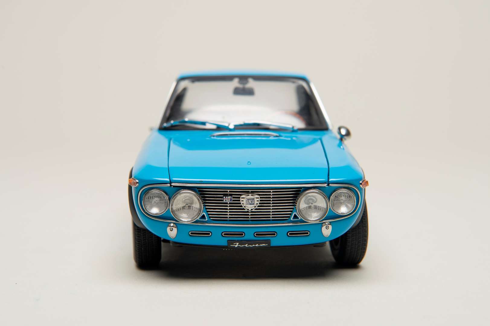 <blockquote><p>AUTOART MILLENIUM, Lancia, 1965, Fulvia, 1.6HF, Fanalone</p></blockquote>