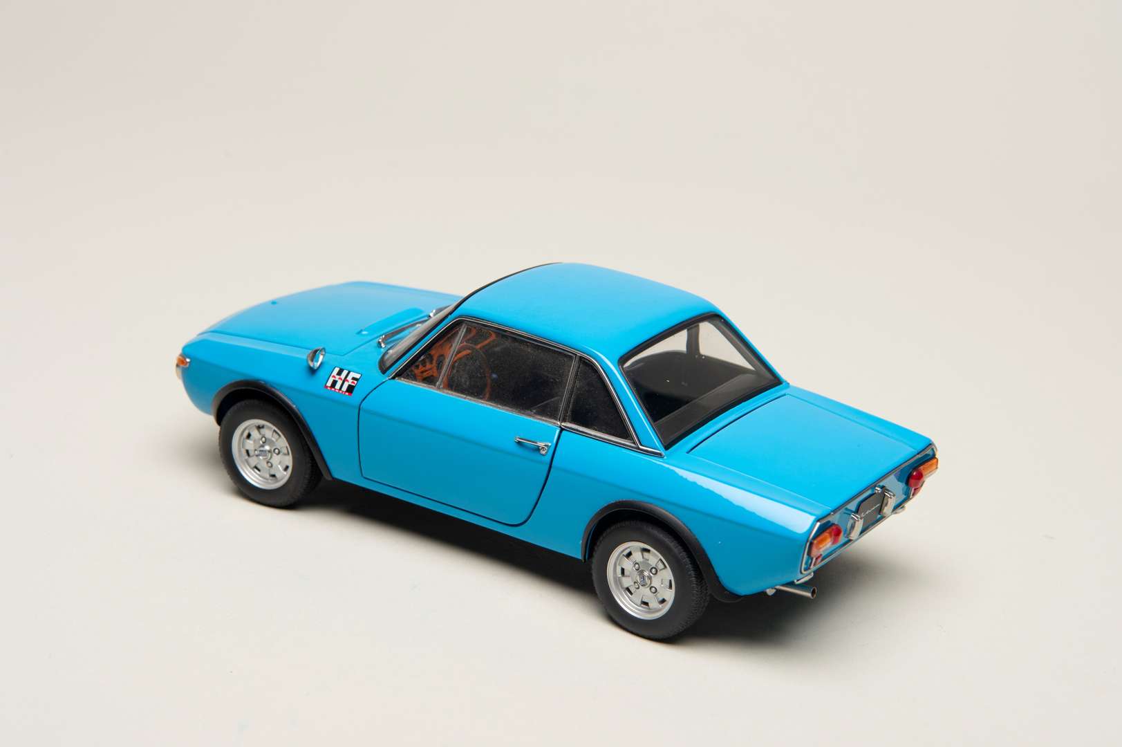 <blockquote><p>AUTOART MILLENIUM, Lancia, 1965, Fulvia, 1.6HF, Fanalone</p></blockquote>