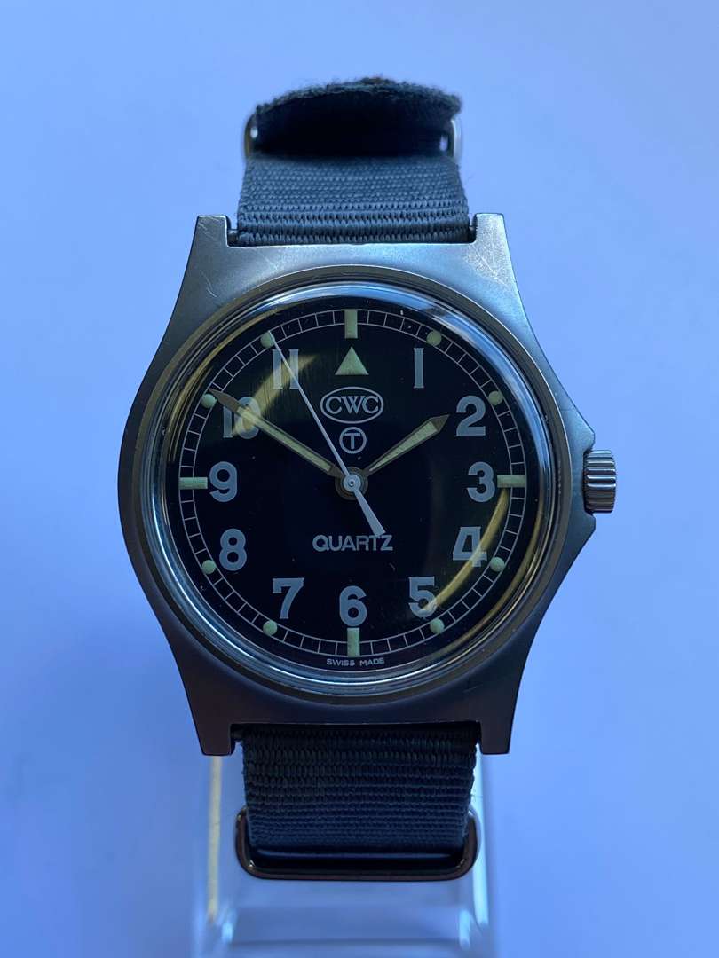 <p>CWC, a stainless steel, quartz, military issue (Royal Navy) , centre seconds wristwatch, 1990, G10,</p>