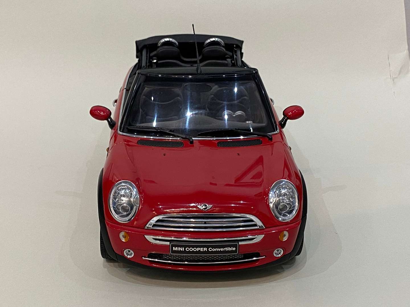 <p>KYOSHO, Mini Cooper, Convertible, 1:12</p>