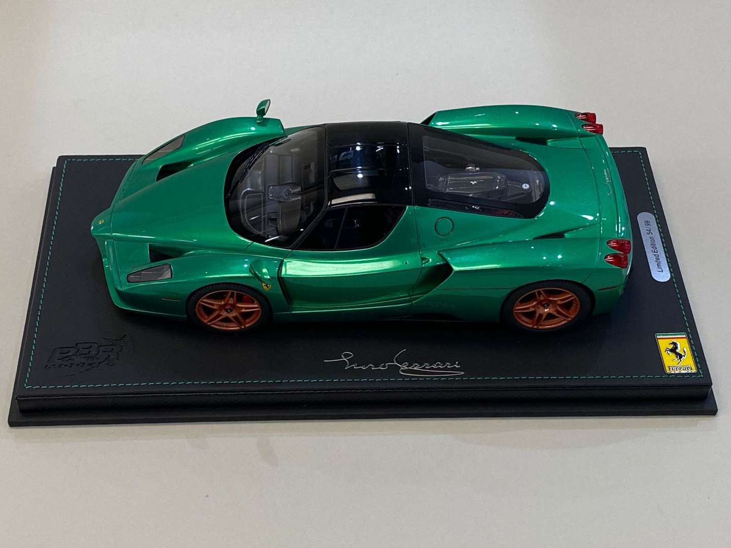 <p>BBR, FERRARI, 2004, Enzo, metal green, 1:18</p>