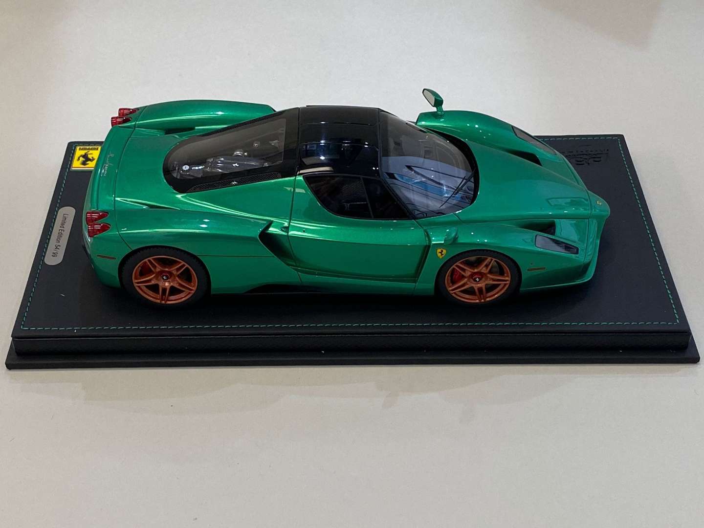 <p>BBR, FERRARI, 2004, Enzo, metal green, 1:18</p>